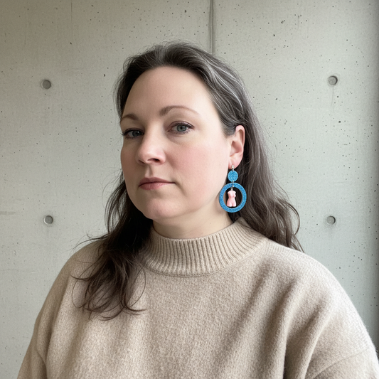 Statement øreringe - blå glimmer med pink torso