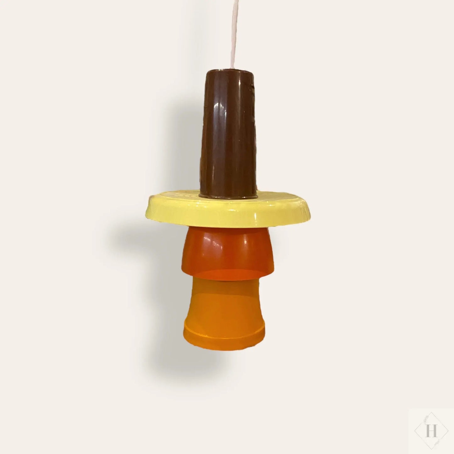 Lampe i genbrugsmaterialer Gitte Bramm