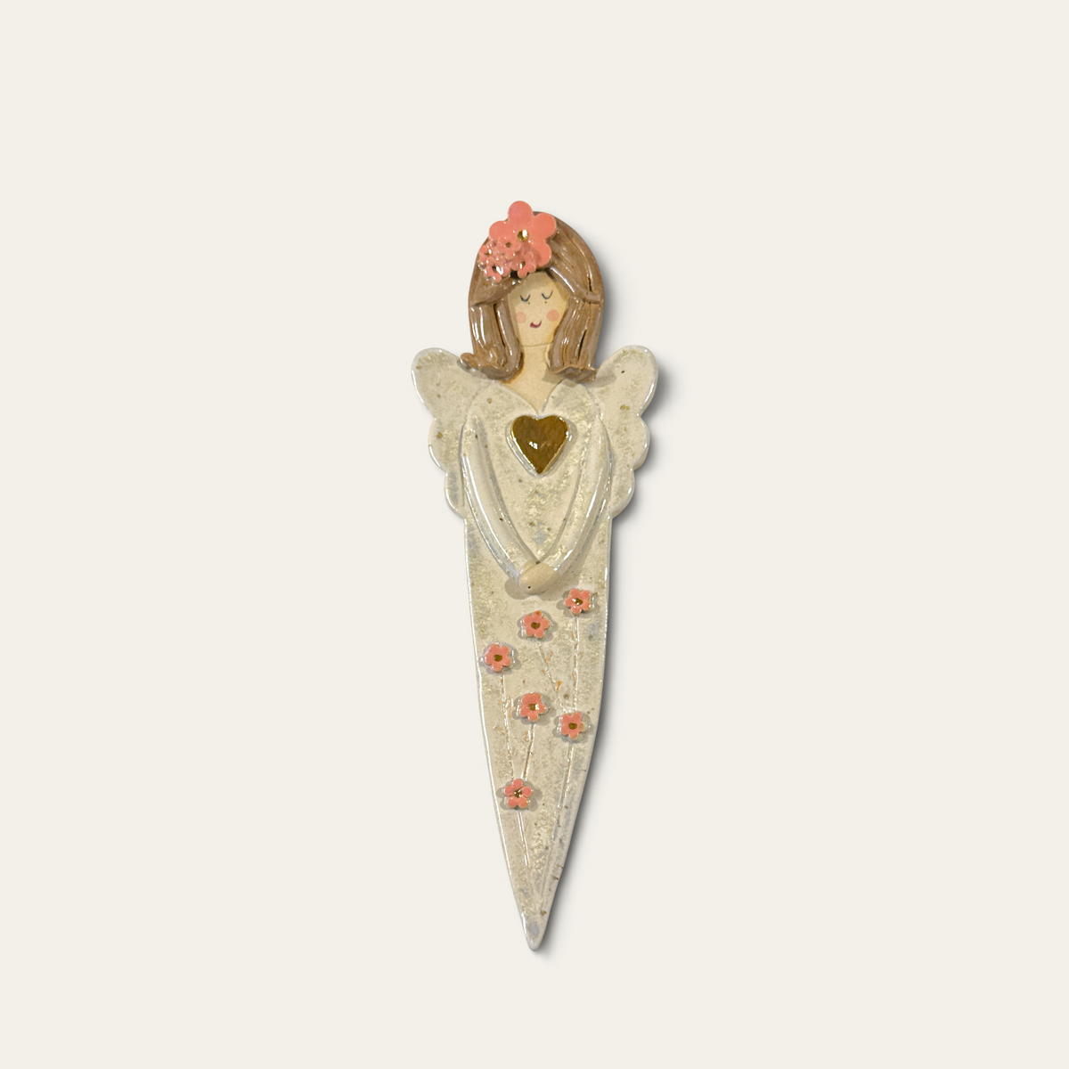 Keramikengel til væg med rosa blomster – 23 cm | Charlottes Clayground