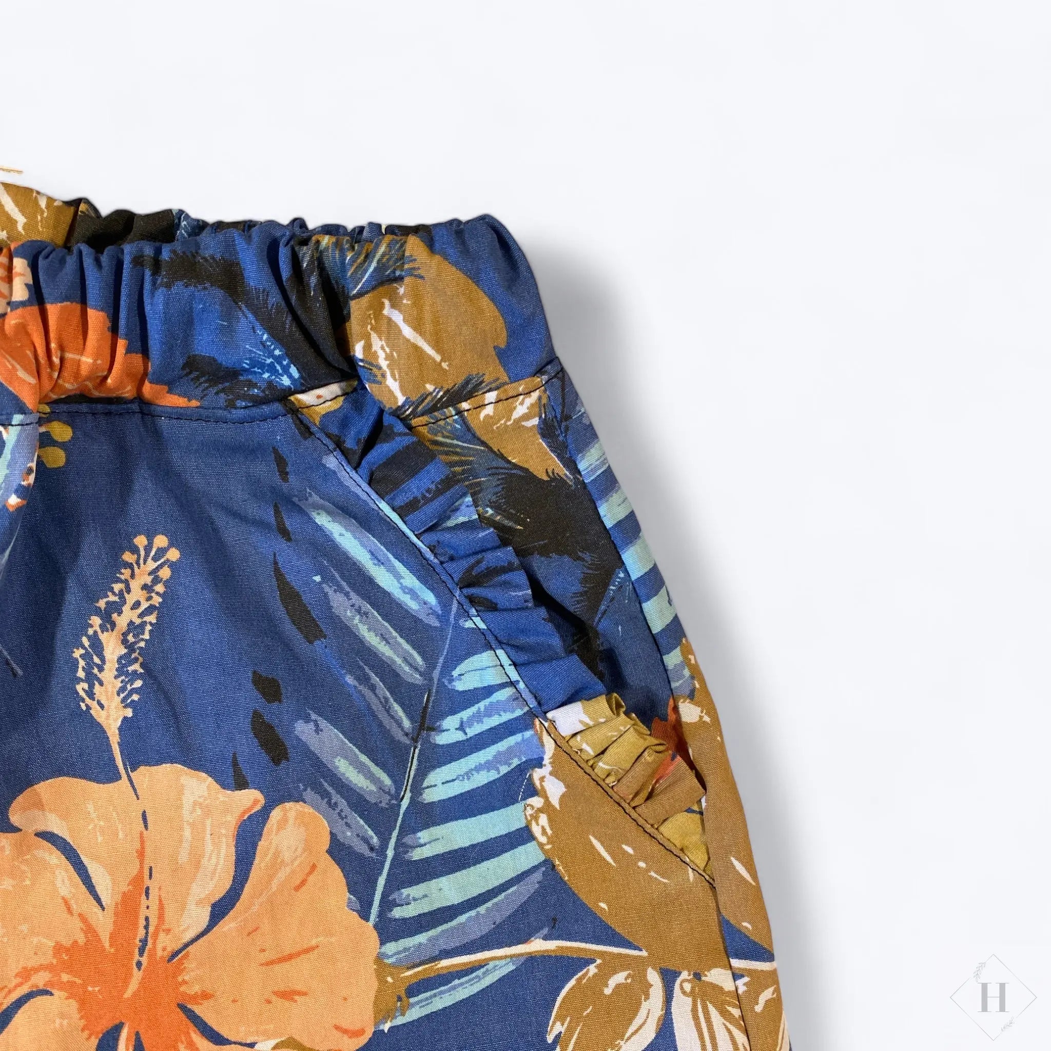 Børne shorts str 116 - Hawaii blomster HG Design