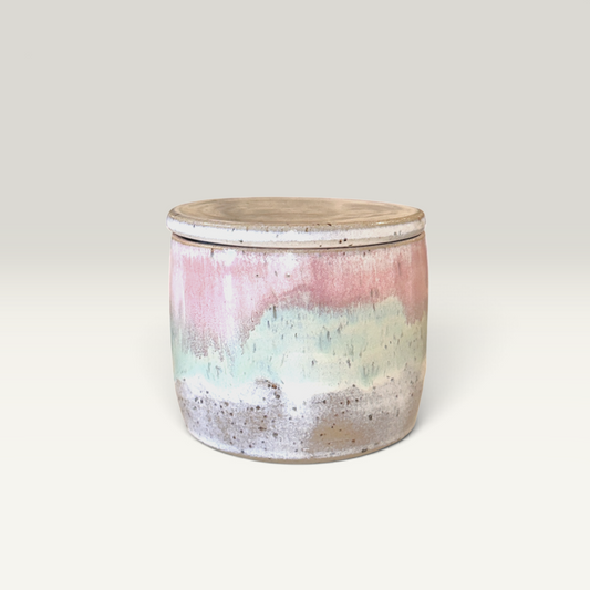 Smørklokke med pastelglasur i lyserød og mint – Håndlavet keramik | Clay by Hornstrup