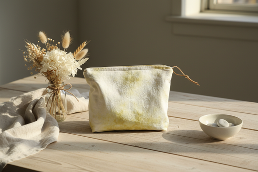 Stor pung/taske i patchwork - hvid/lysegul – stylet billede