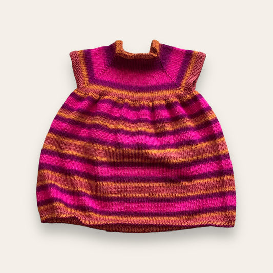 Strikket børnekjole str 92 (uld) Laila