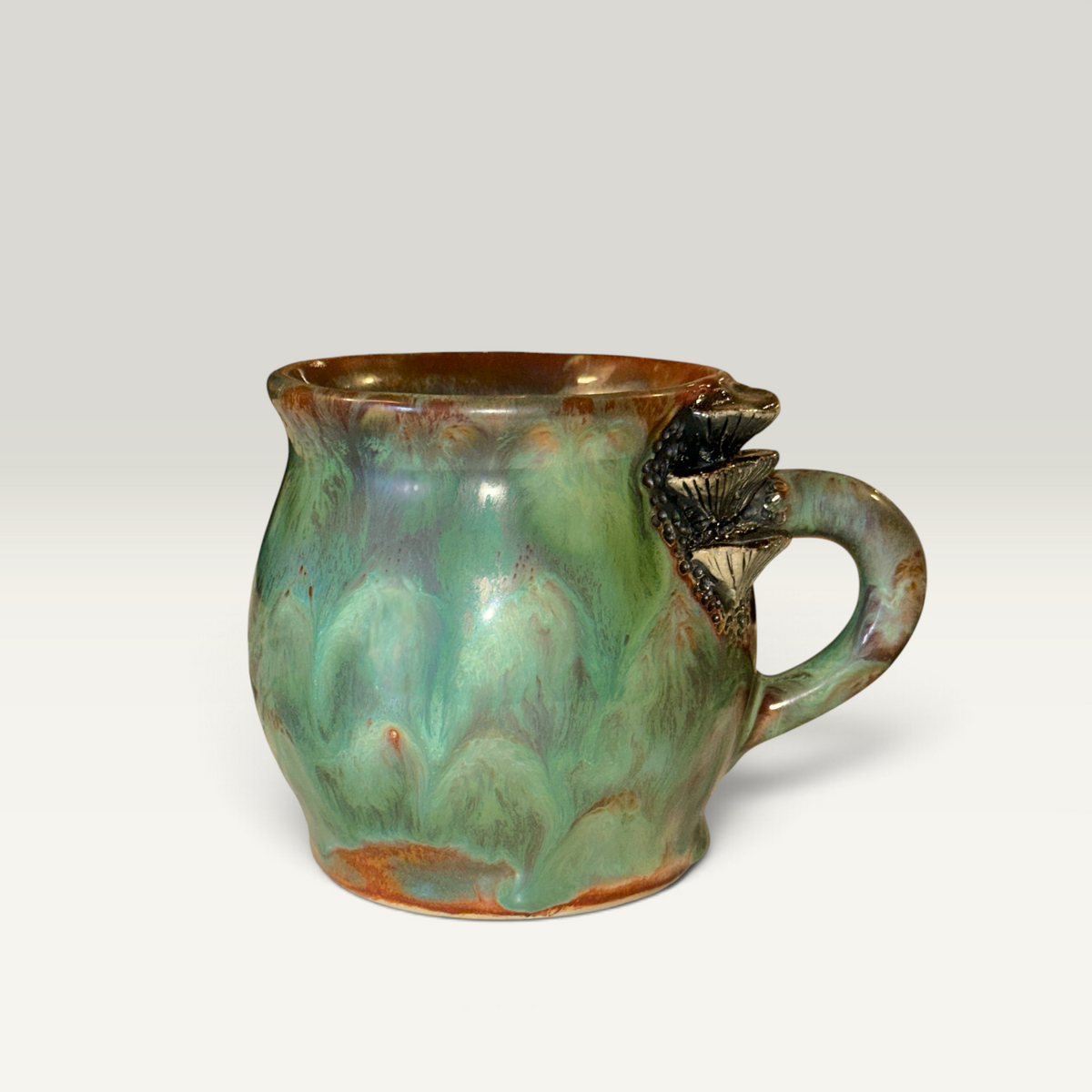 Svampekrus keramik grøn brun håndformet eventyrligt dansk gave | RG Ceramic