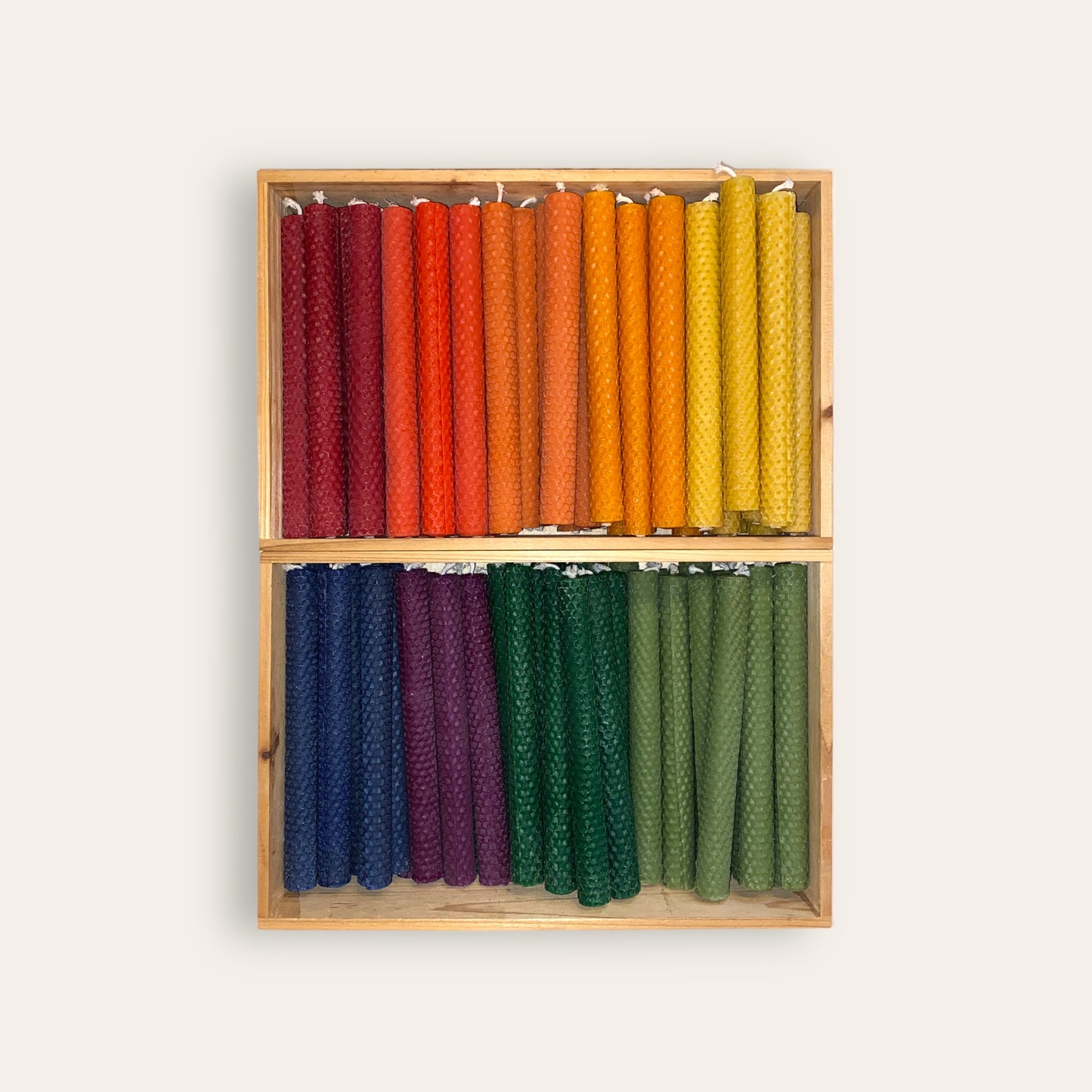 Bivoks lys - ensfarvet (flere varianter) byMoonA