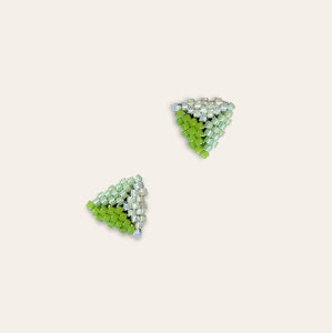 Ørestikker af miyuki perler - hvid/lysegrøn