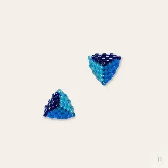 Ørestikker af miyuki perler - blå nuancer Sara Engel