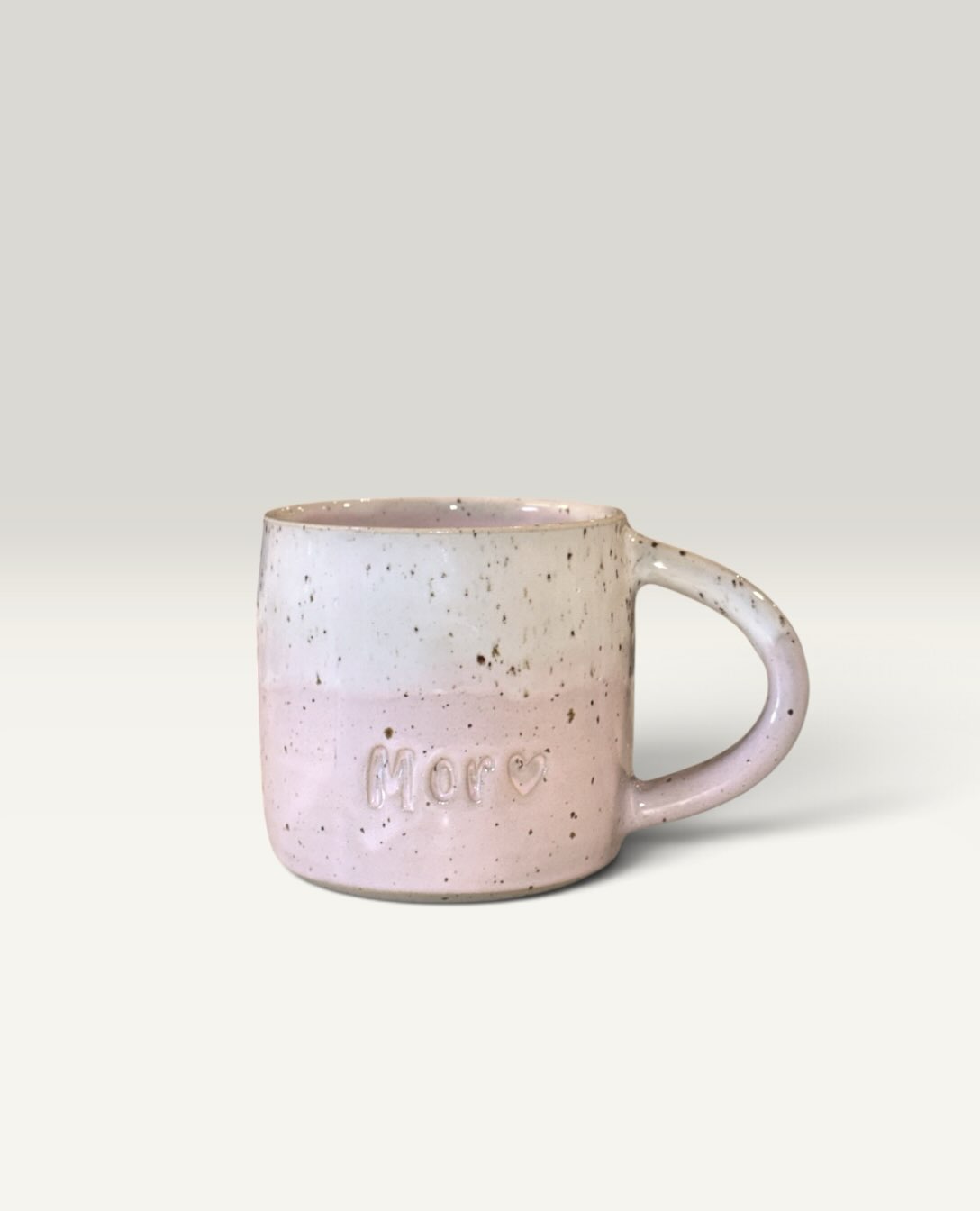 Mor-krus i drejet stentøj med rosa glasur | Clay by Hornstrup
