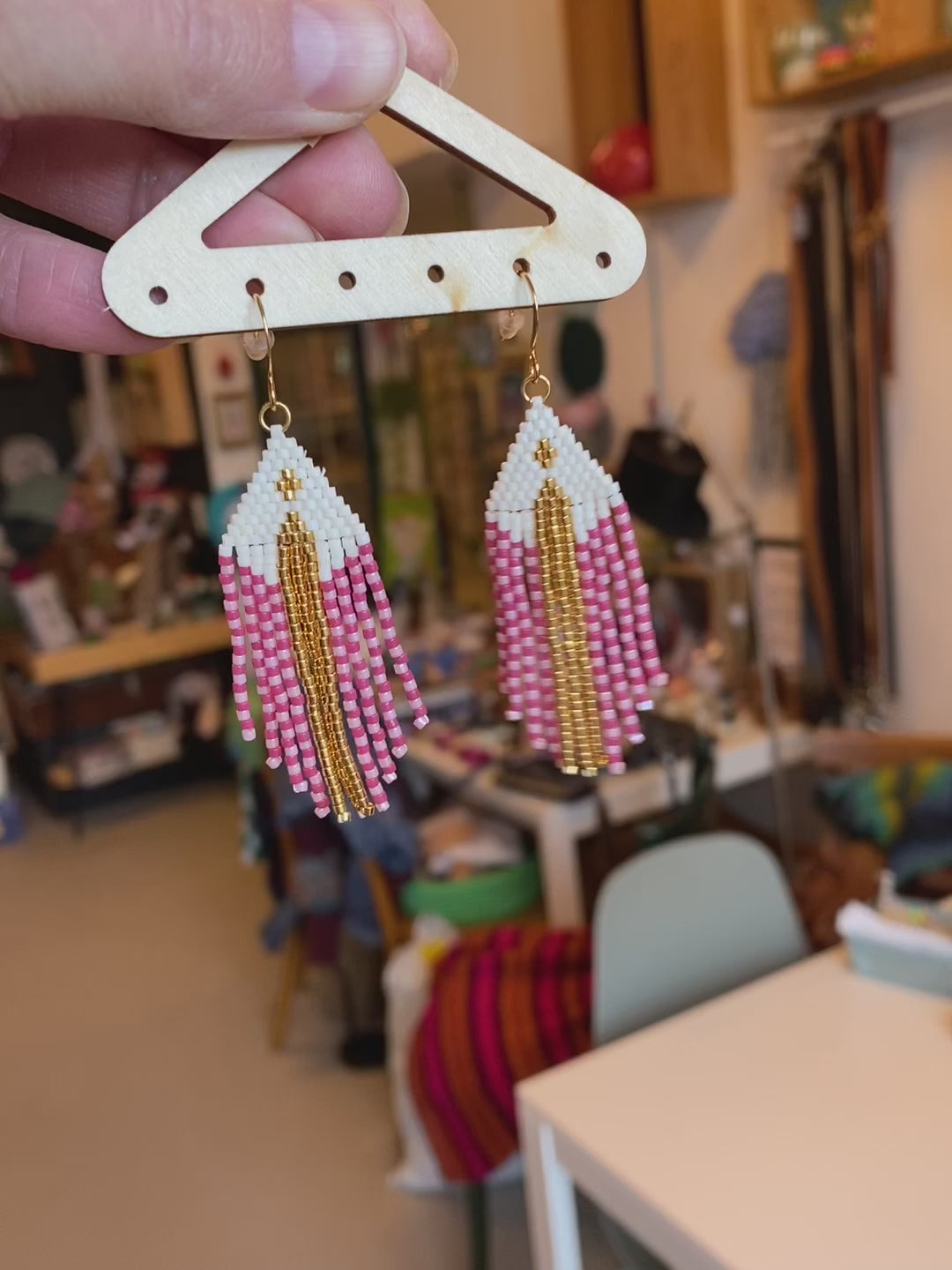 Frynse øreringe i miyuki perler - lyserød
