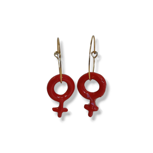 Kvinde tegnet øreringe