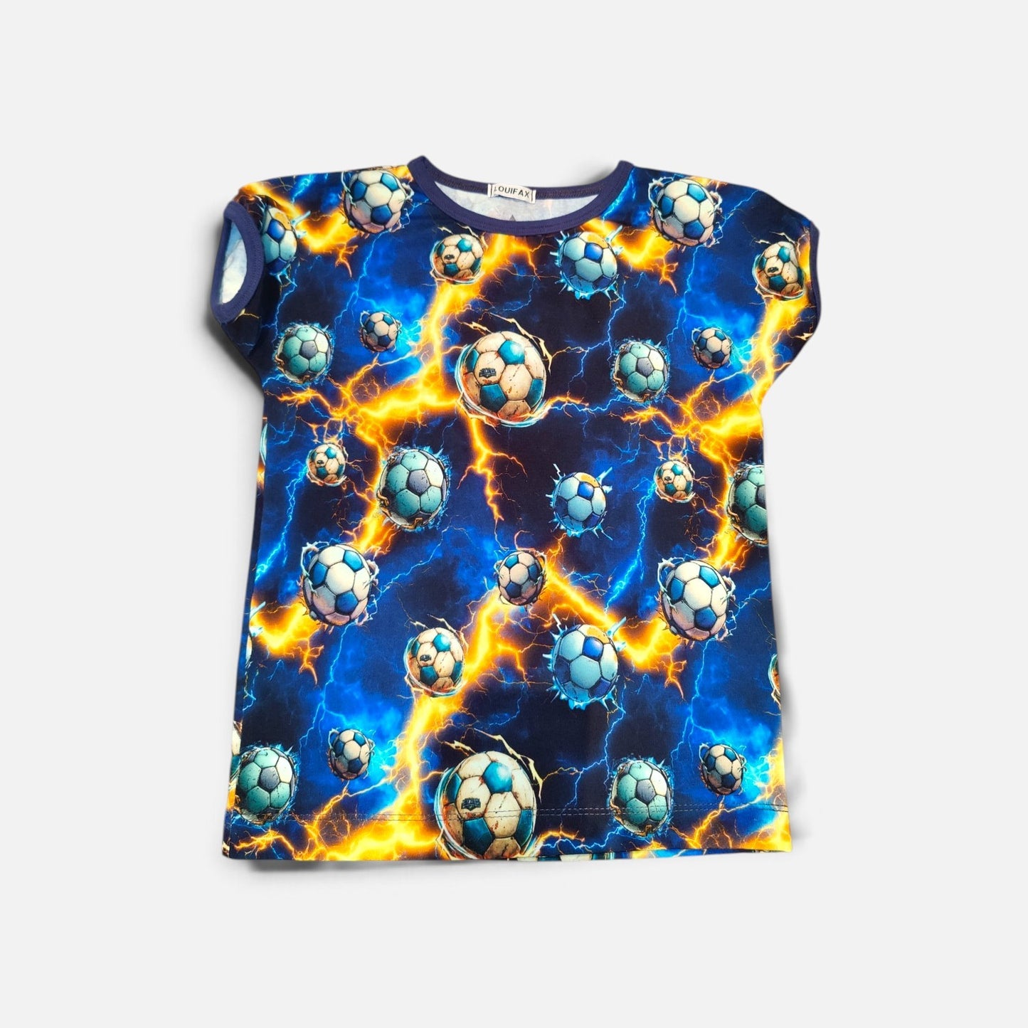 Håndlavet Børne T-shirt (flere størrelser)- Blød Jersey med Fodbolde