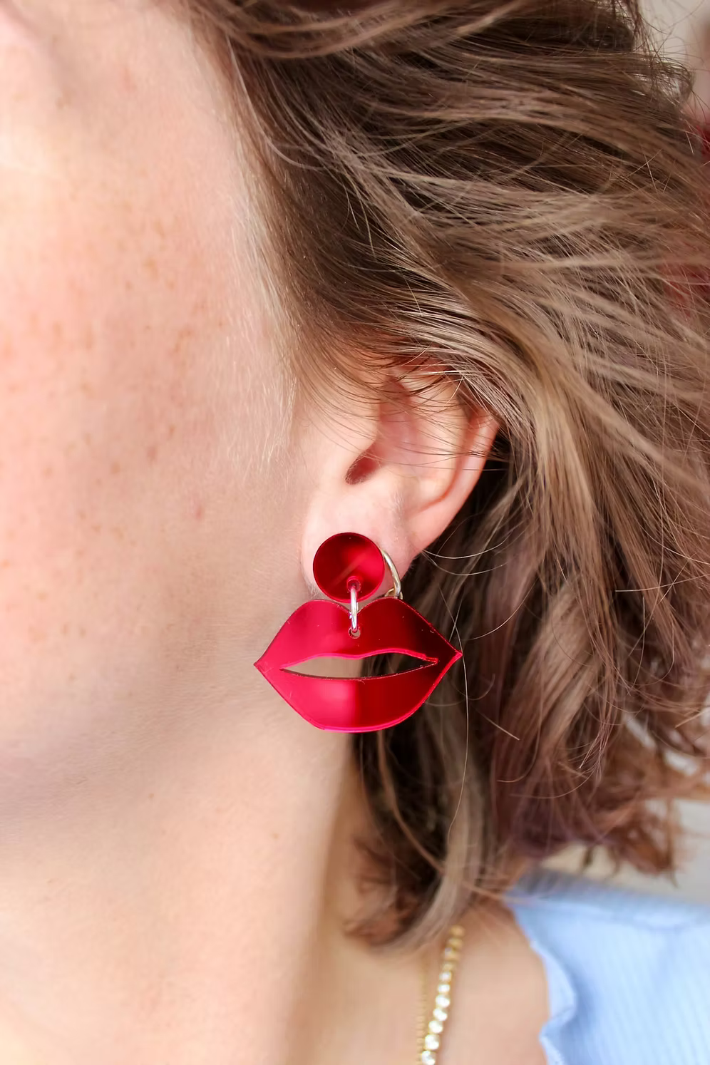 Kiss - Øreringe i Rød Spejlakryl