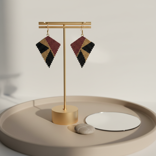 Stylede statement-øreringe i miyukiperler sort/brun