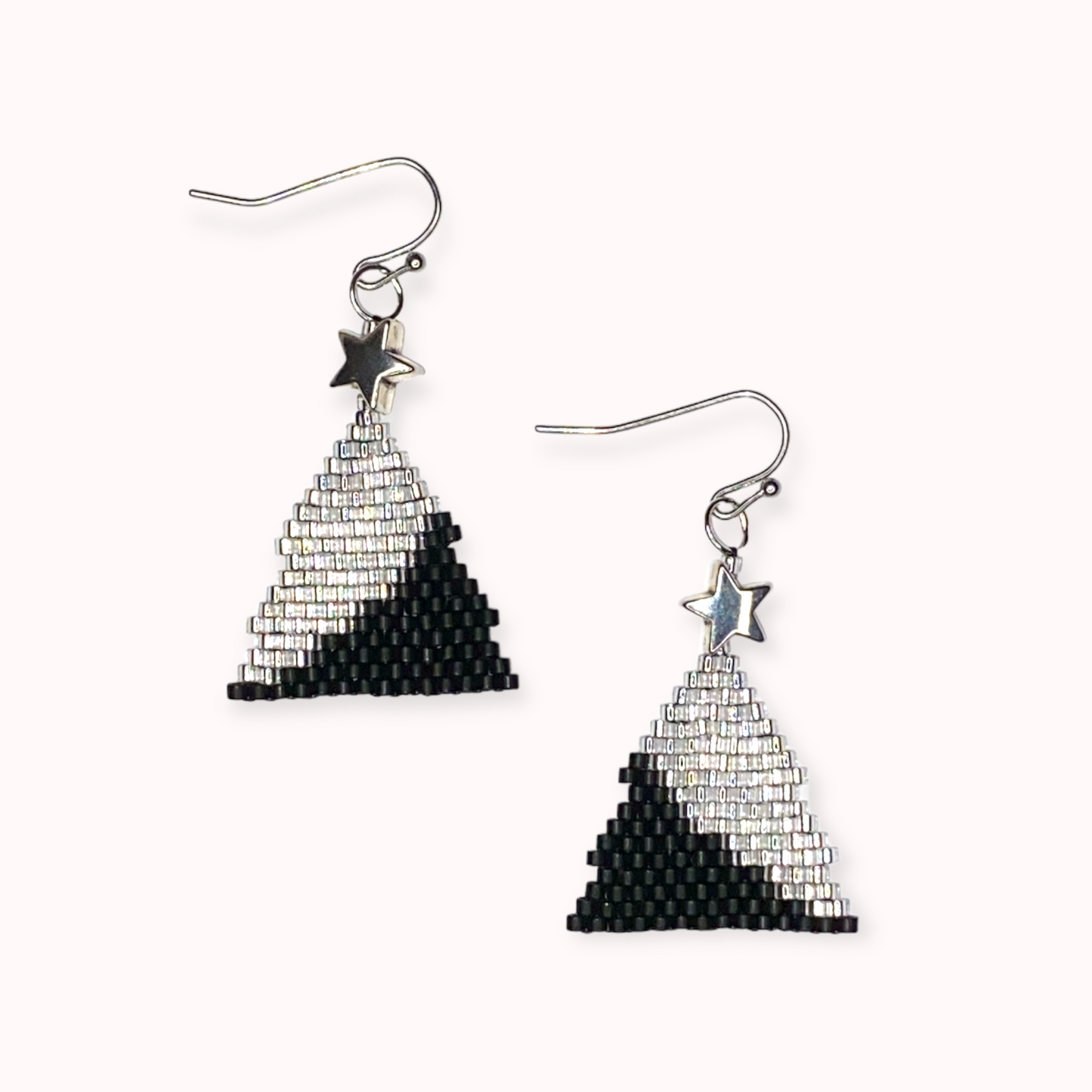 Ørering af perler - sølv/sort træ Sara Engel