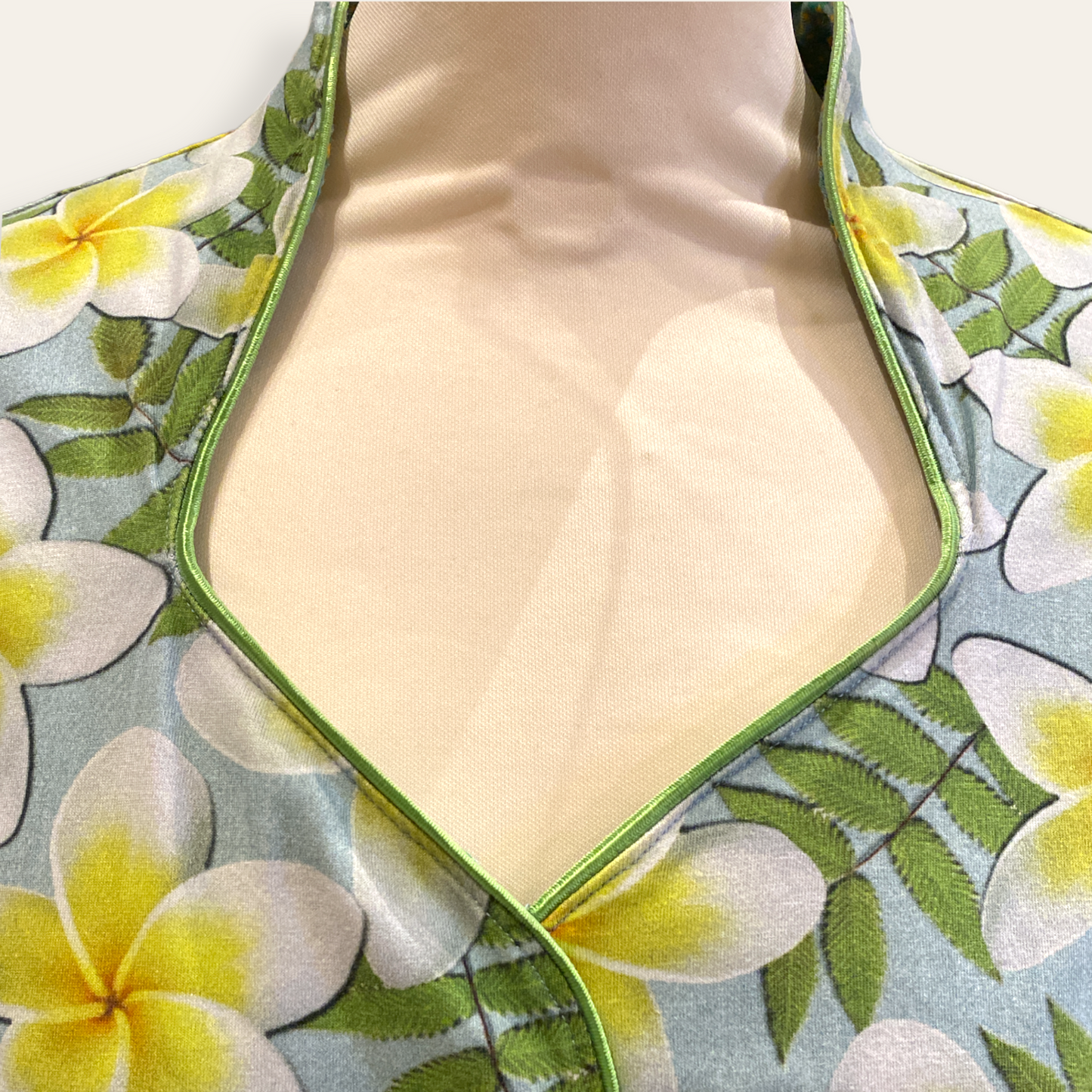 Kjole med blomster og krave Aldrig2ens