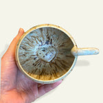 Indlæs billede til gallerivisning Hjerte krus - latte/sort Jøwjøw
