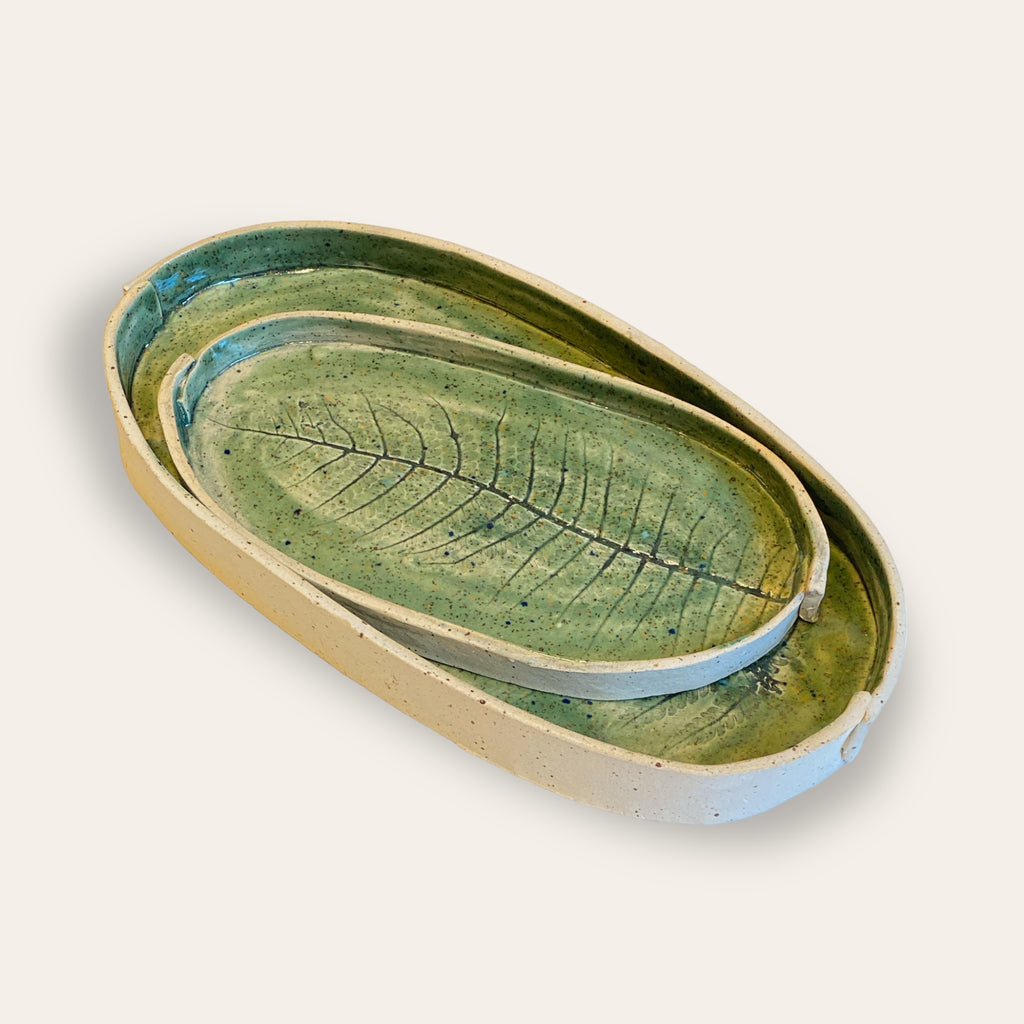 Aflangt fad med bladprint - sæt m/ 2 Charlottes keramik-mak