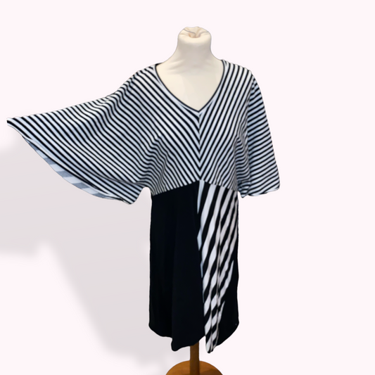 Kjole med store ærmer Aldrig2ens