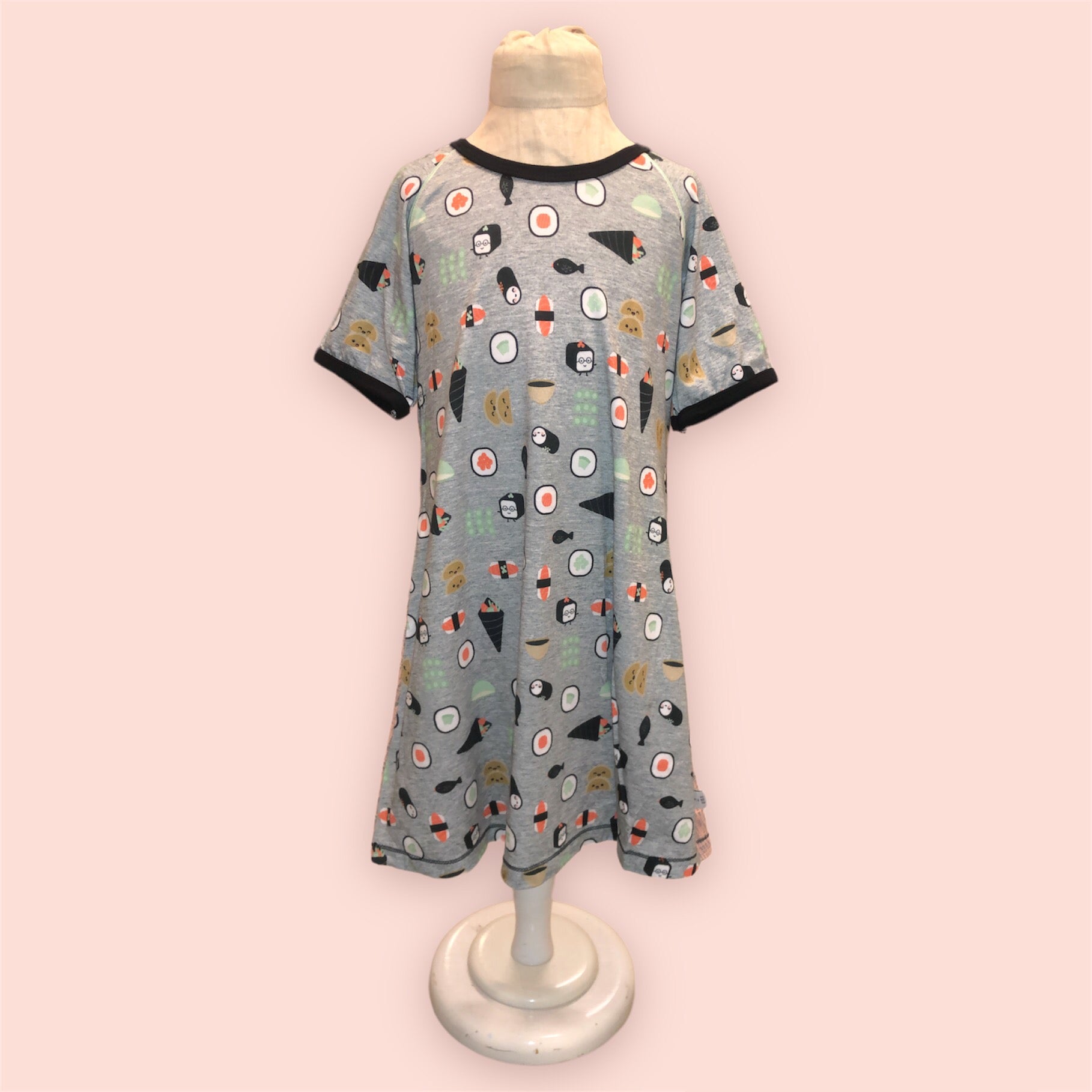 Kjole str 134 - sushi Aldrig2ens