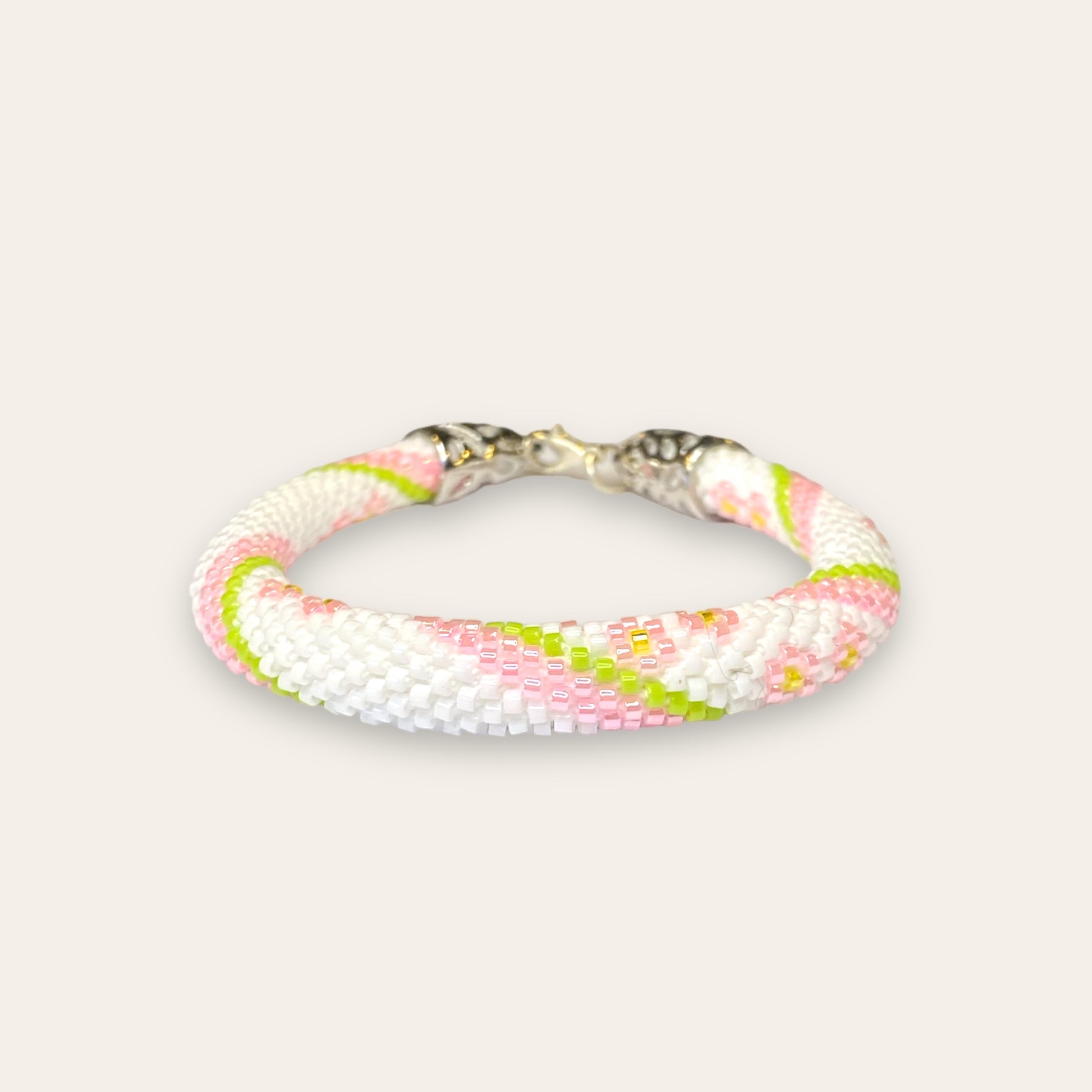 Armbånd af glasperler - hvid/rosa/grøn Sara Engel