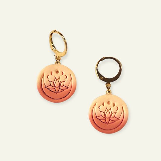 Boho cirkel med lotus - rød ombre Handmade Hygge